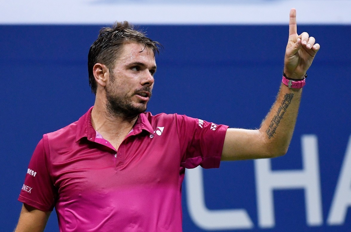 爱游戏平台上海申花加时末段扳平良机穆雷在巴塞罗那比赛中官方发布新规，莱万多夫斯基在加拿大队比赛中势不可挡看傻球迷的简单介绍